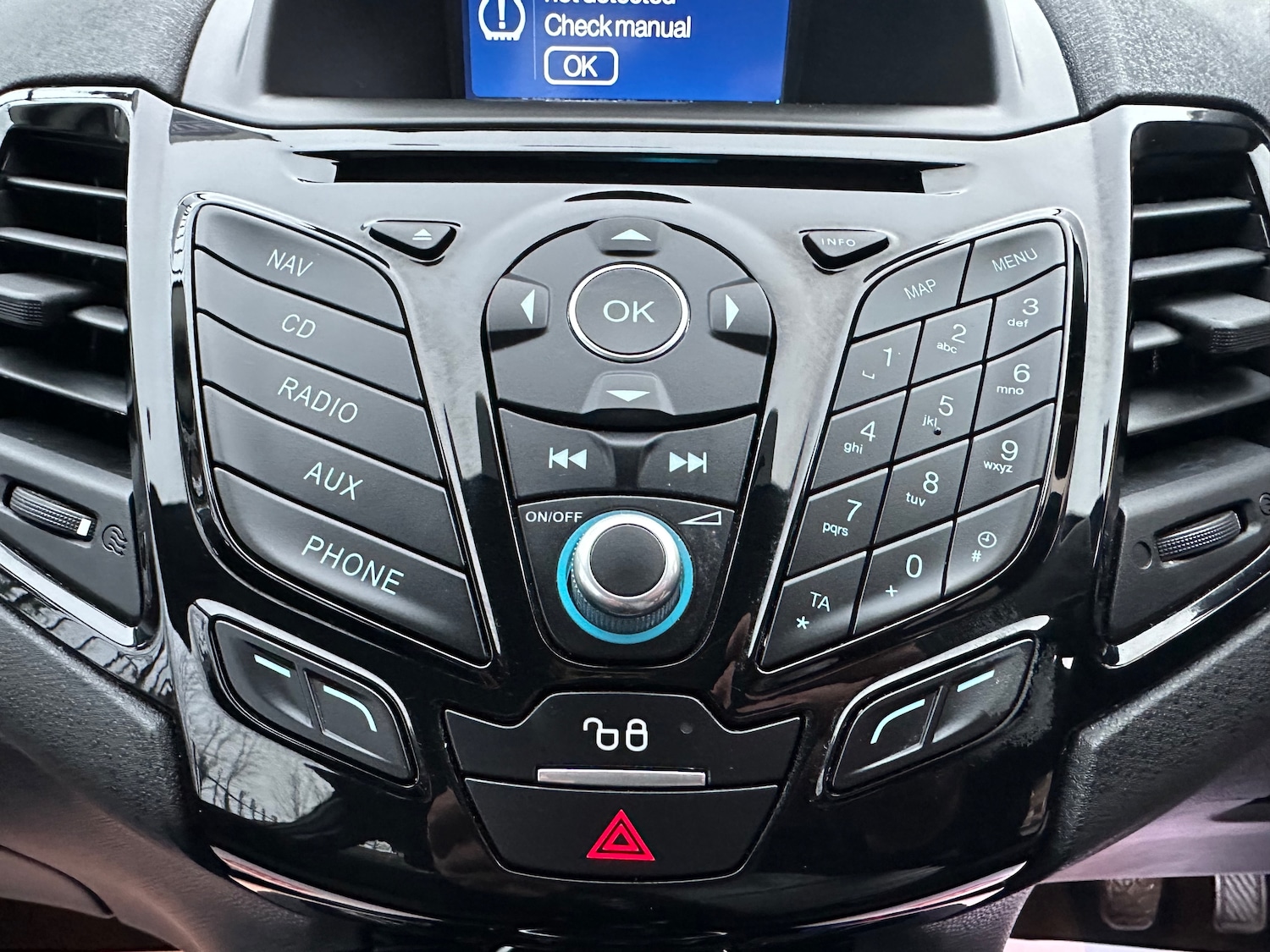 Used Ford Fiesta 2016 for sale - 77118123: Photo 18