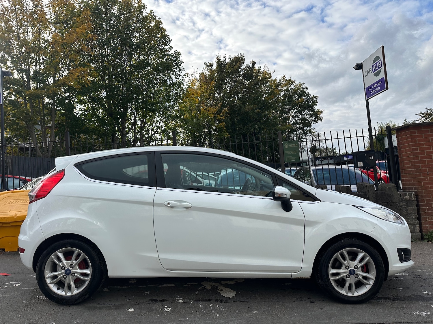 Used Ford Fiesta 2015 for sale - 76305344: Photo 6