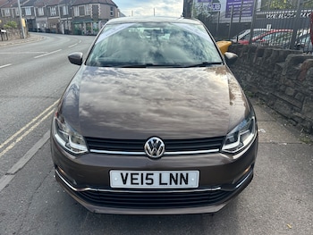 Used Volkswagen Polo 2015 for sale - 76102035: Photo 2