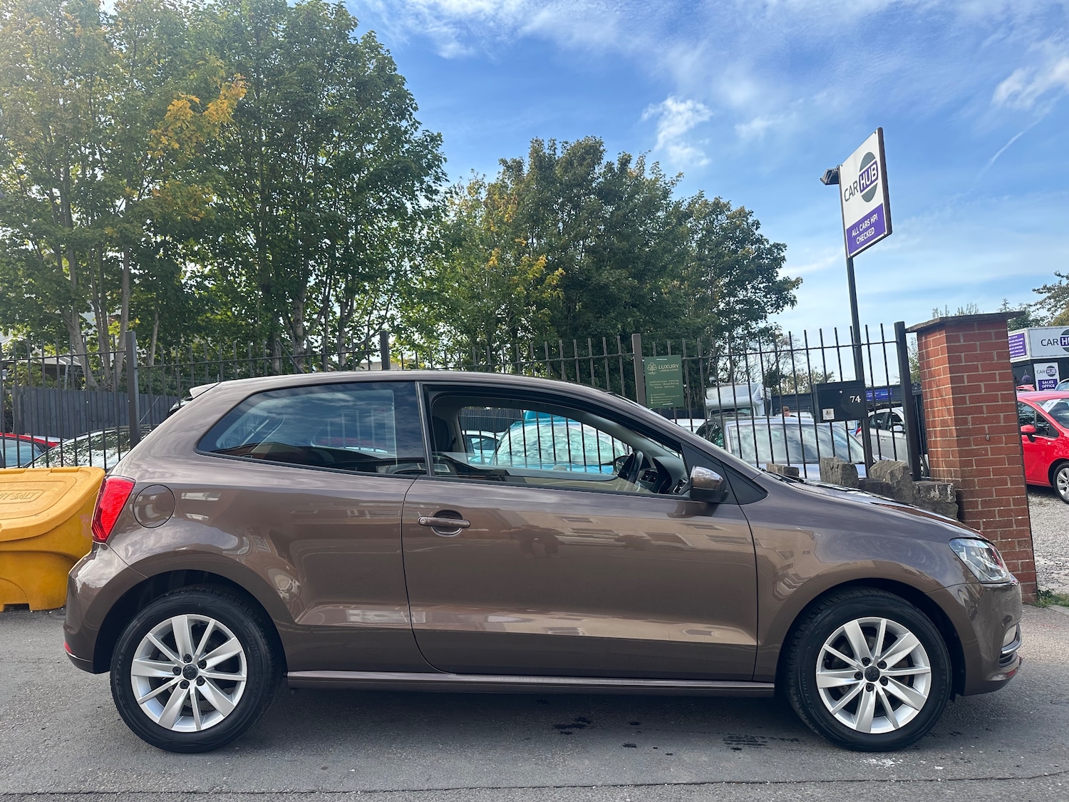 Used Volkswagen Polo 2015 for sale - 76102035: Photo 4