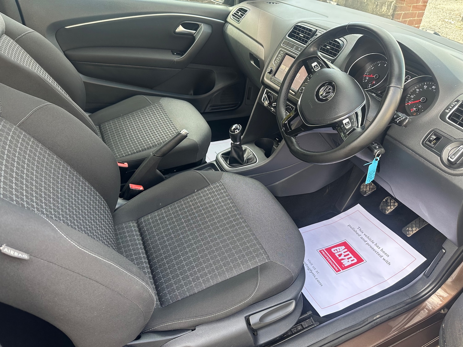 Used Volkswagen Polo 2015 for sale - 76102035: Photo 6
