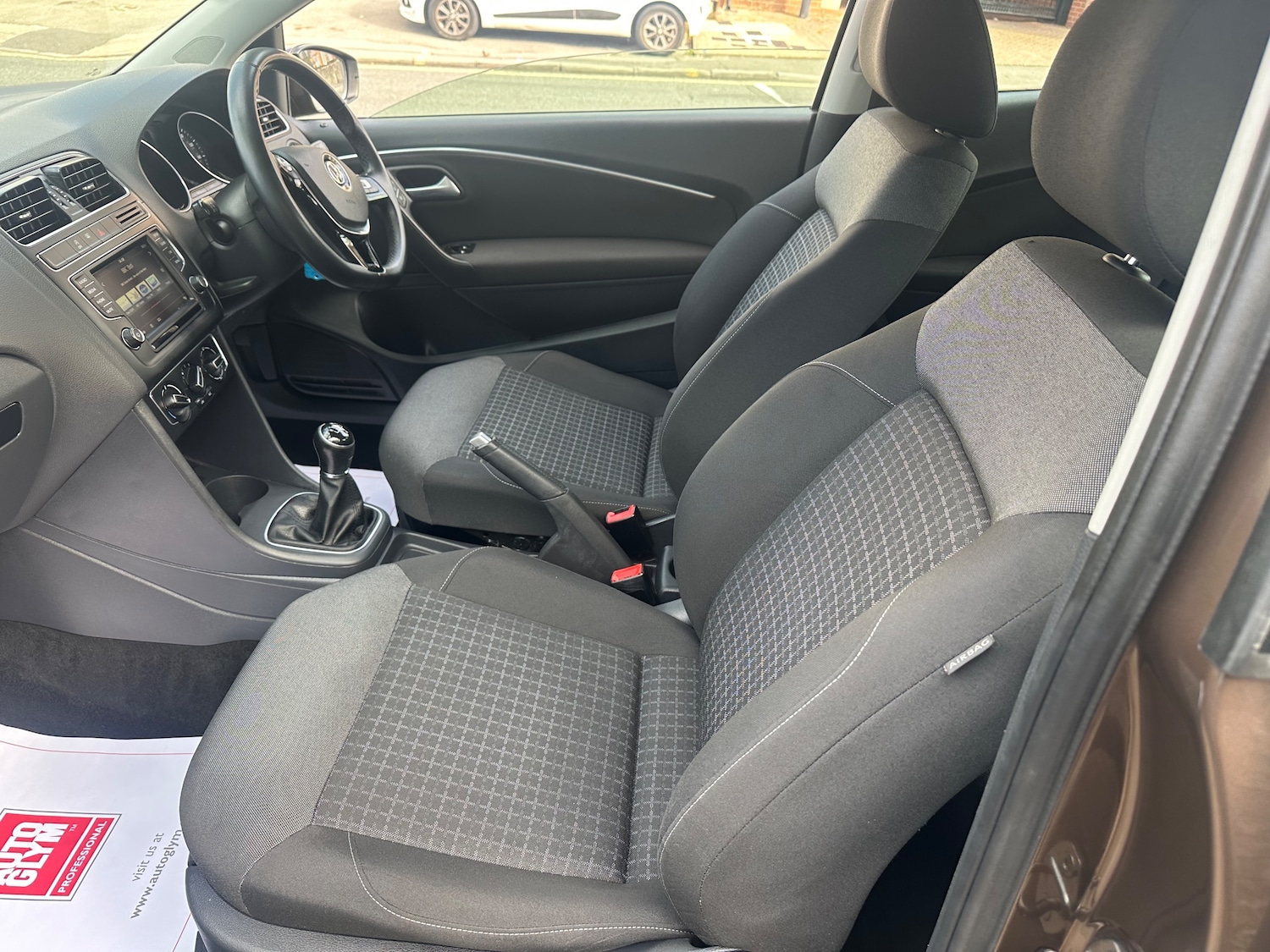 Used Volkswagen Polo 2015 for sale - 76102035: Photo 8