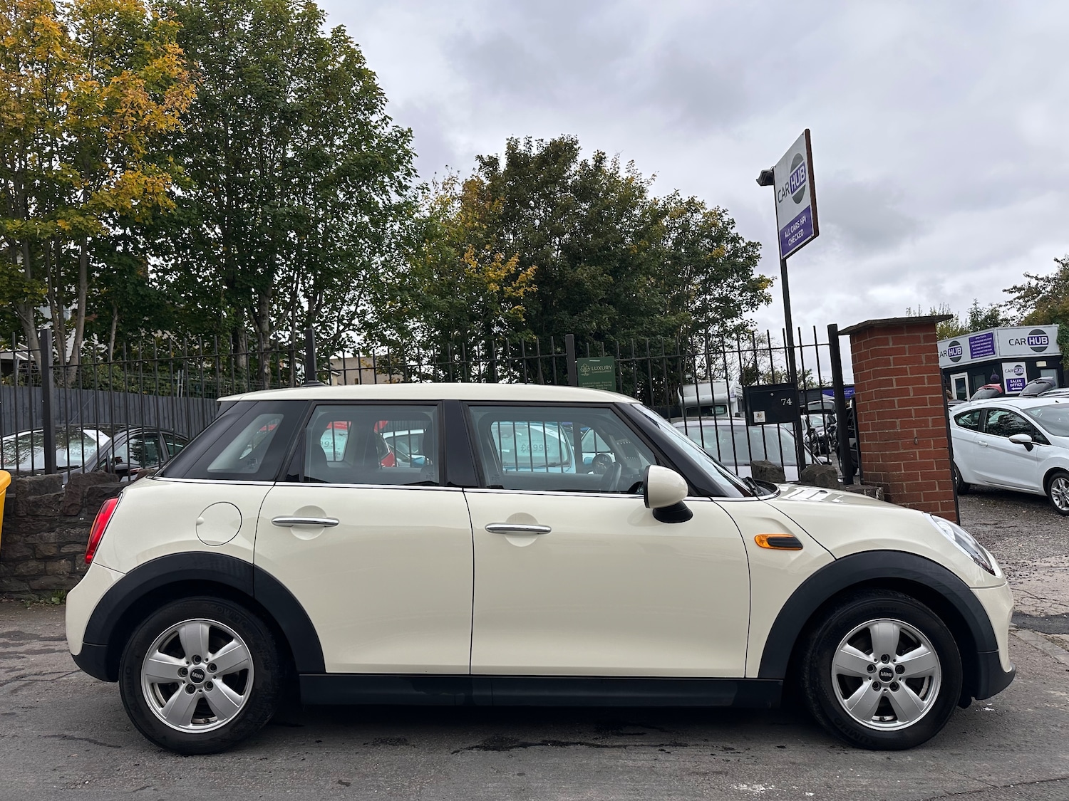 Used MINI Hatch 2015 for sale - 76232352: Photo 5