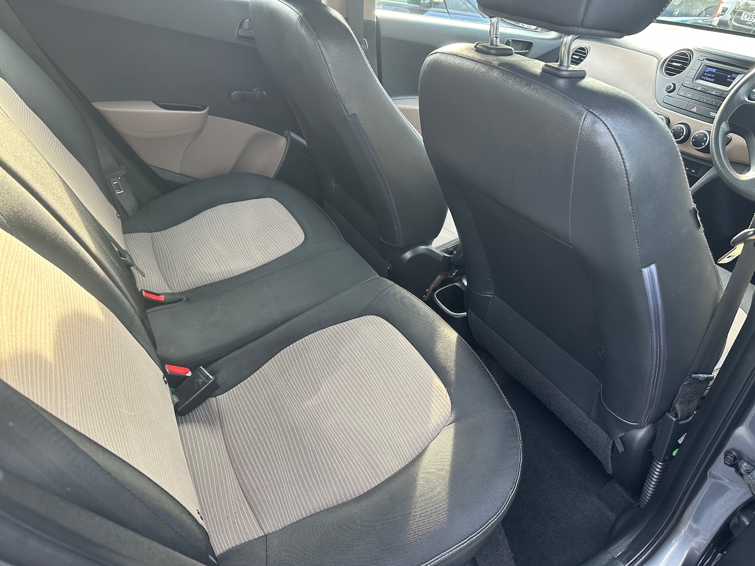 Used Hyundai i10 2015 for sale - 75761285: Photo 11