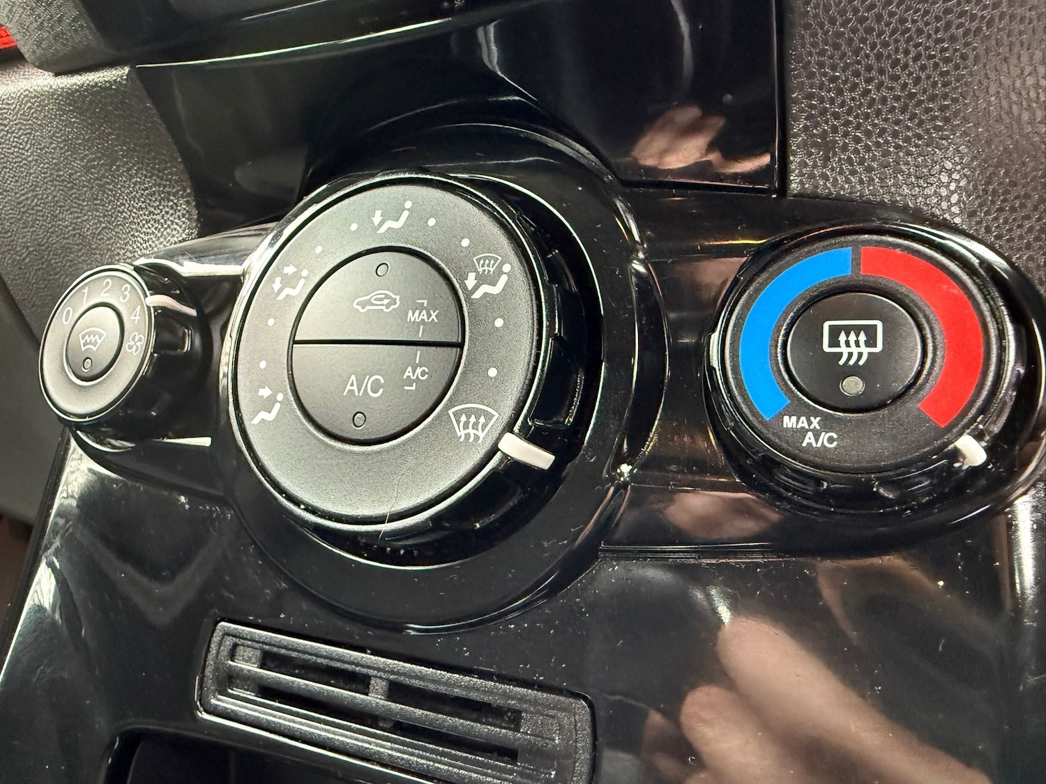 Used Ford Fiesta 2016 for sale - 76382795: Photo 16