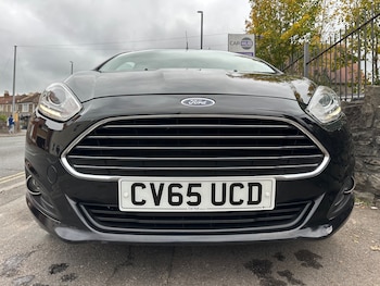 Used Ford Fiesta 2015 for sale - 76236872: Photo 2