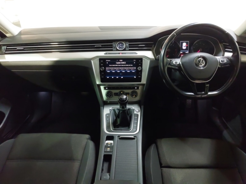 Used Volkswagen Passat 2018 for sale - 76498040: Photo 2