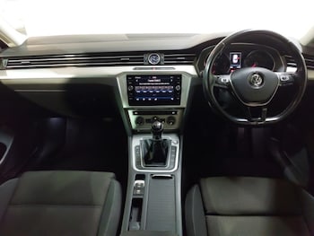 Used Volkswagen Passat 2018 for sale - 76498040: Photo