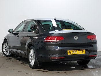 Used Volkswagen Passat 2018 for sale - 76498040: Photo
