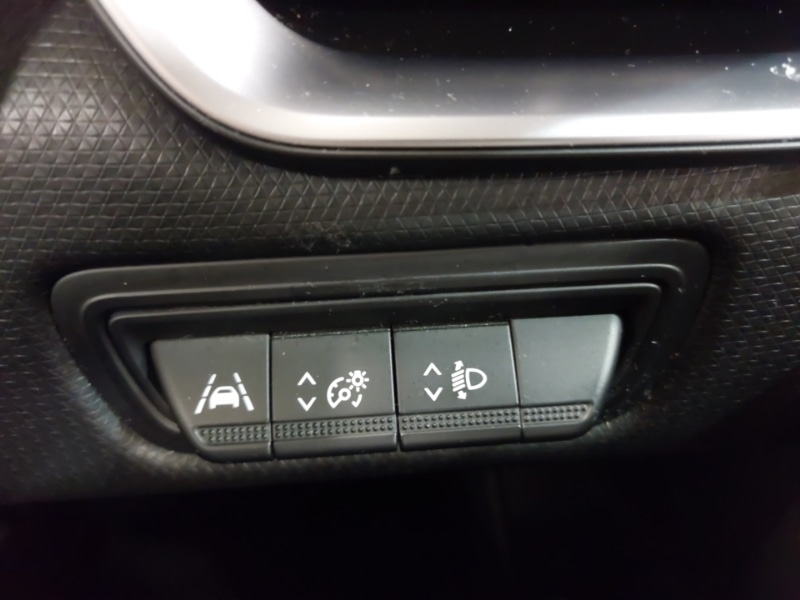 Used Renault Clio 2020 for sale - 77034945: Photo 18