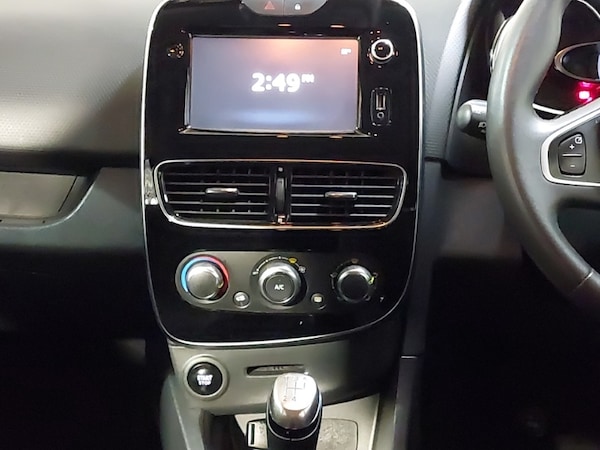 Used Renault Clio 2017 for sale - 76309263: Photo 11