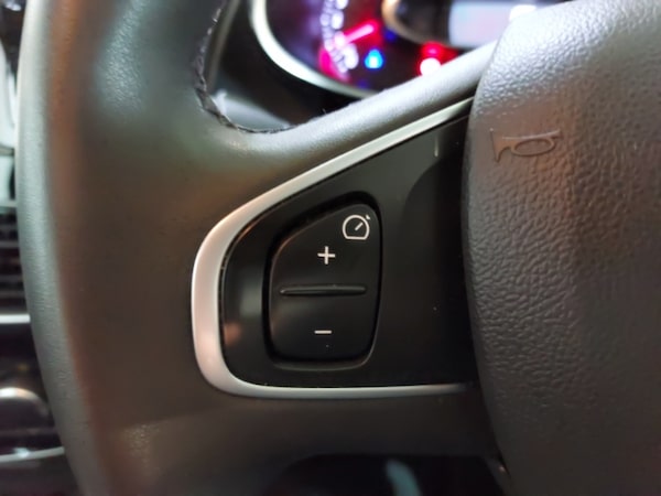 Used Renault Clio 2017 for sale - 76309263: Photo 12