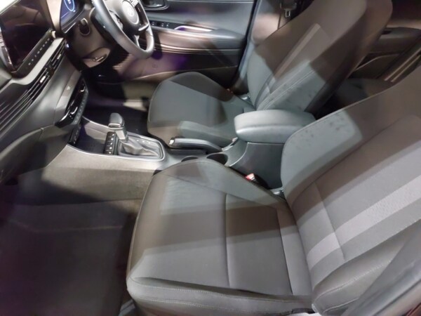 Used Hyundai i20 2024 for sale - 76071048: Photo 5