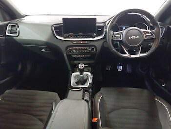 Used Kia XCeed 2023 for sale - 77304224: Photo