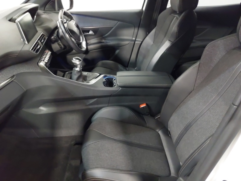 Used Peugeot 3008 2019 for sale - 76543373: Photo 5