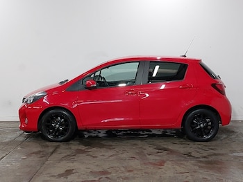 Used Toyota Yaris 2017 for sale - 79452155: Photo