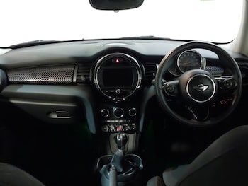 Used MINI Hatch 2018 for sale - 76135064: Photo