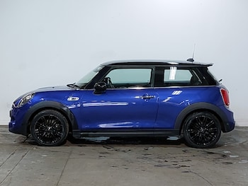 Used MINI Hatch 2018 for sale - 76135064: Photo