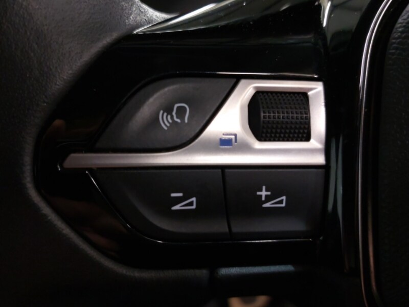 Used Peugeot 2008 2021 for sale - 77933244: Photo 13