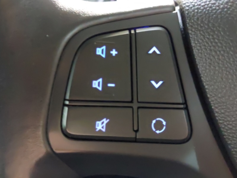 Used Hyundai i10 2017 for sale - 76397535: Photo 13