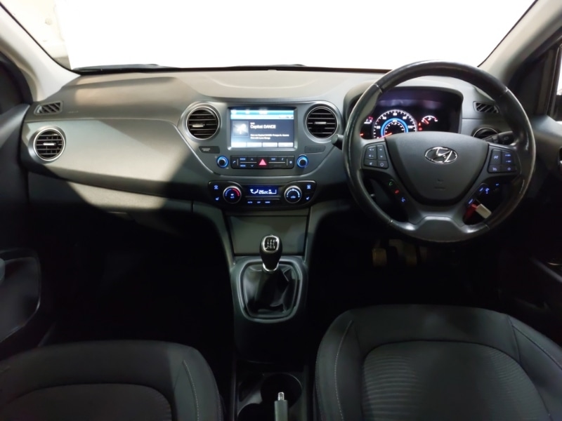 Used Hyundai i10 2017 for sale - 76397535: Photo 2