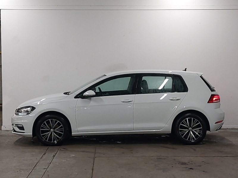 Used Volkswagen Golf 2017 for sale - 77154793: Photo 4