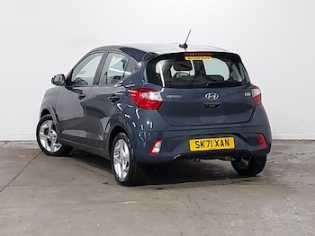 Used Hyundai i10 2021 for sale - 76613720: Photo