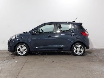 Used Hyundai i10 2021 for sale - 76613720: Photo