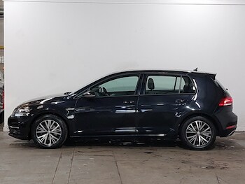 Used Volkswagen Golf 2019 for sale - 78446775: Photo
