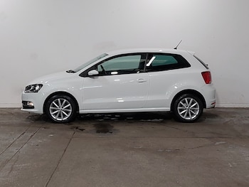 Used Volkswagen Polo 2016 for sale - 78940910: Photo