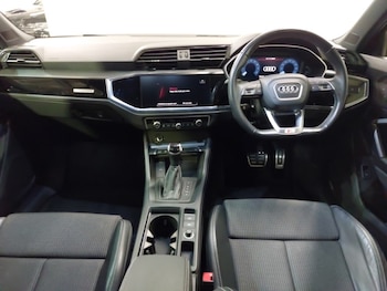Used Audi Q3 2023 for sale - 76656547: Photo