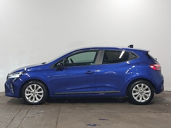 Used Renault Clio 2024 for sale - 77299935: Photo