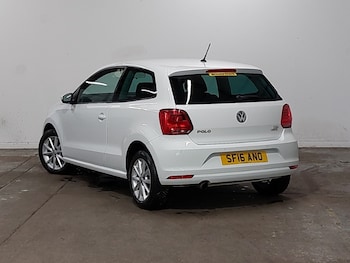 Used Volkswagen Polo 2016 for sale - 78960371: Photo