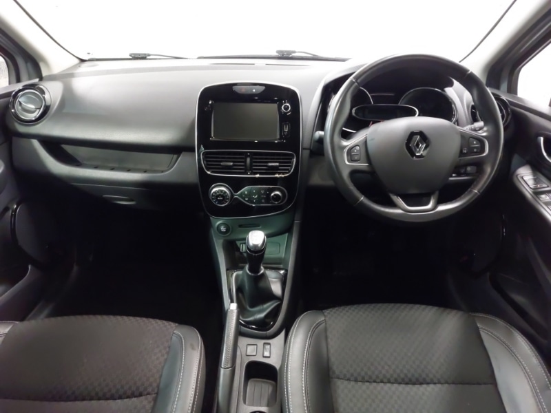 Used Renault Clio 2019 for sale - 76556589: Photo 2