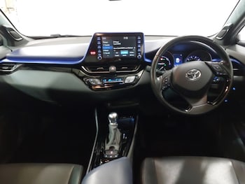 Used Toyota C-HR 2019 for sale - 79144083: Photo