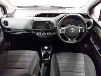 Used Toyota Yaris 2017 for sale - 78808537: Photo