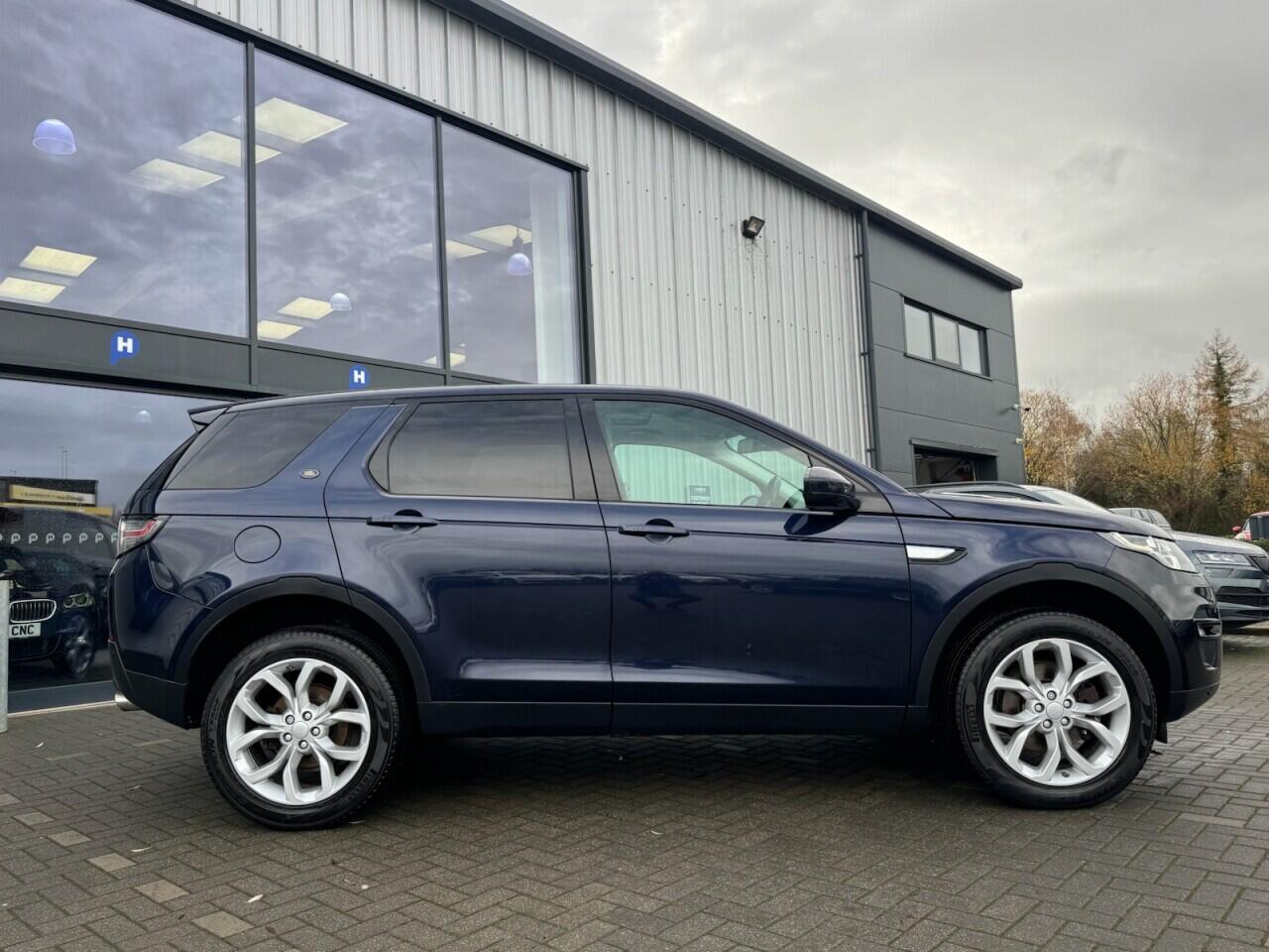 Used Land Rover Discovery Sport 2017 for sale - 77120145: Photo 6