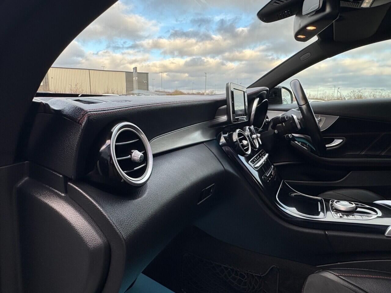 Used Mercedes-Benz C Class 2018 for sale - 76899125: Photo 38