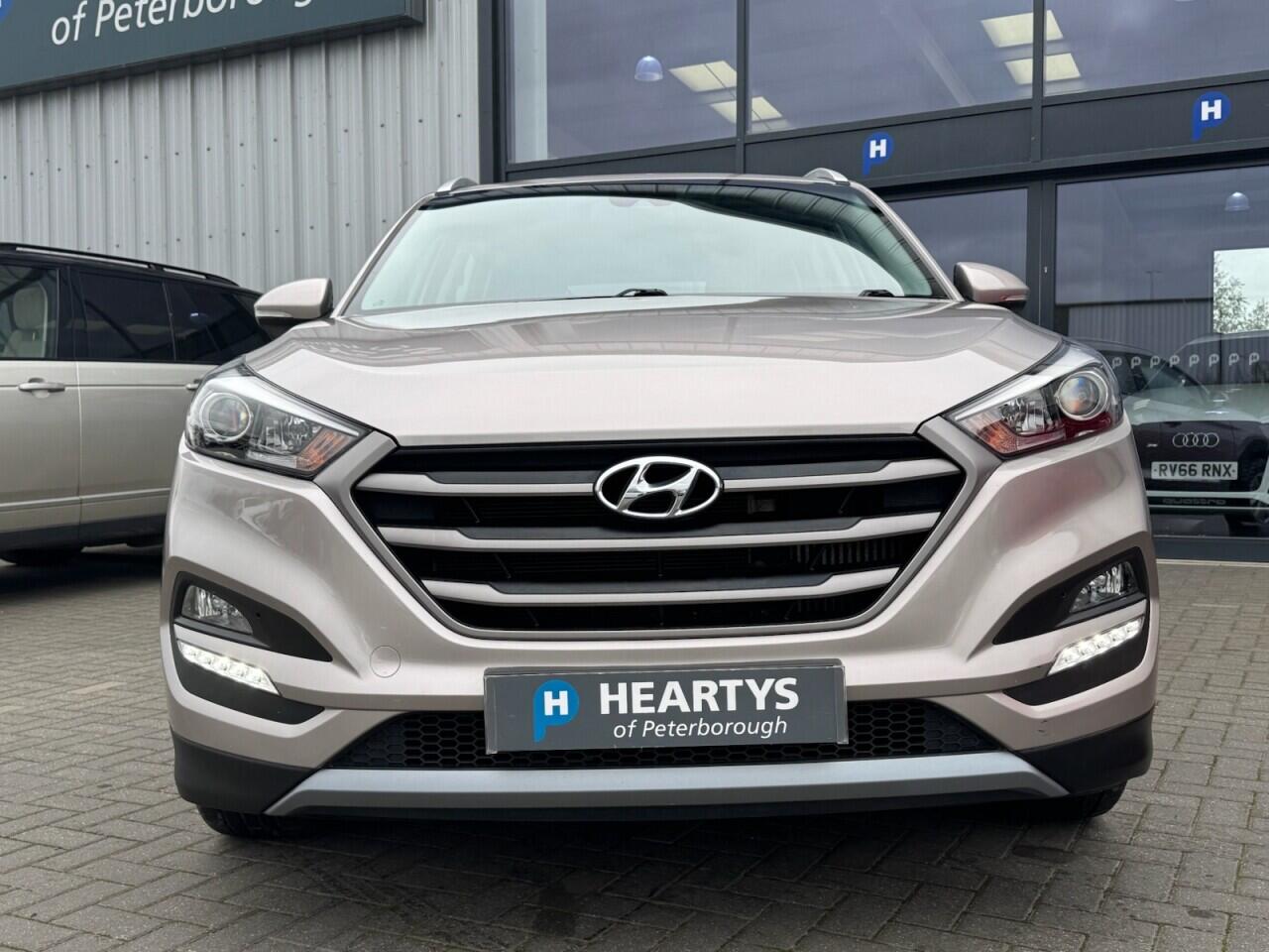 Used Hyundai TUCSON 2016 for sale - 76702104: Photo 2