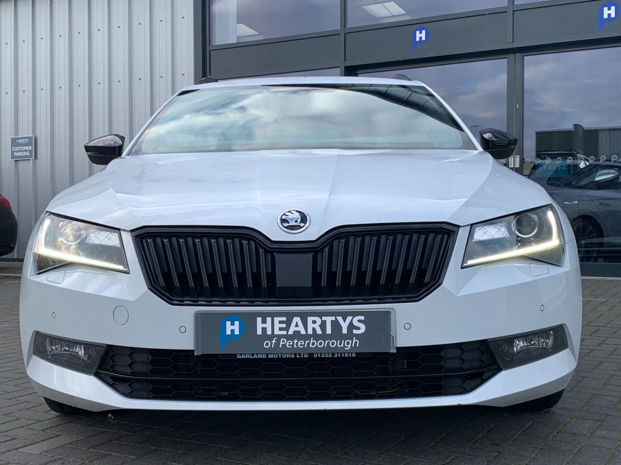 Used Skoda Superb 2018 for sale - 76702209: Photo 2
