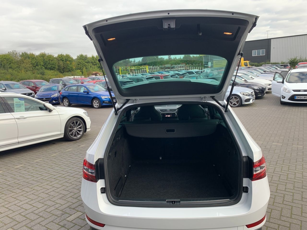 Used Skoda Superb 2018 for sale - 76702209: Photo 40