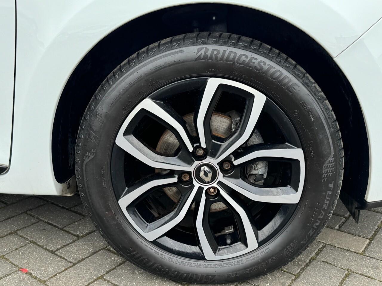 Used Renault Clio 2019 for sale - 76702182: Photo 25