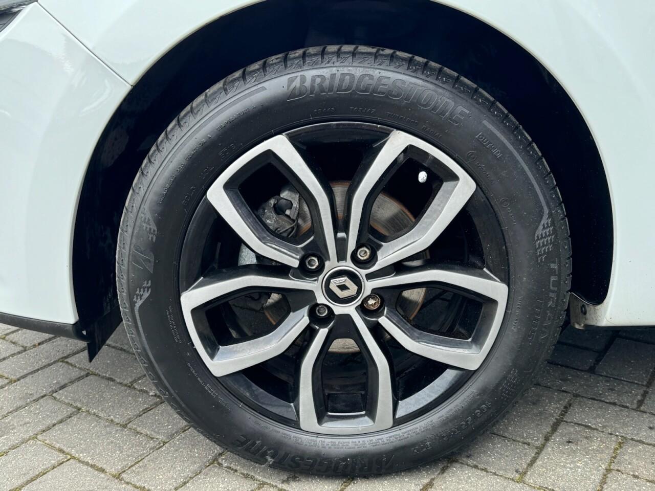 Used Renault Clio 2019 for sale - 76702182: Photo 33