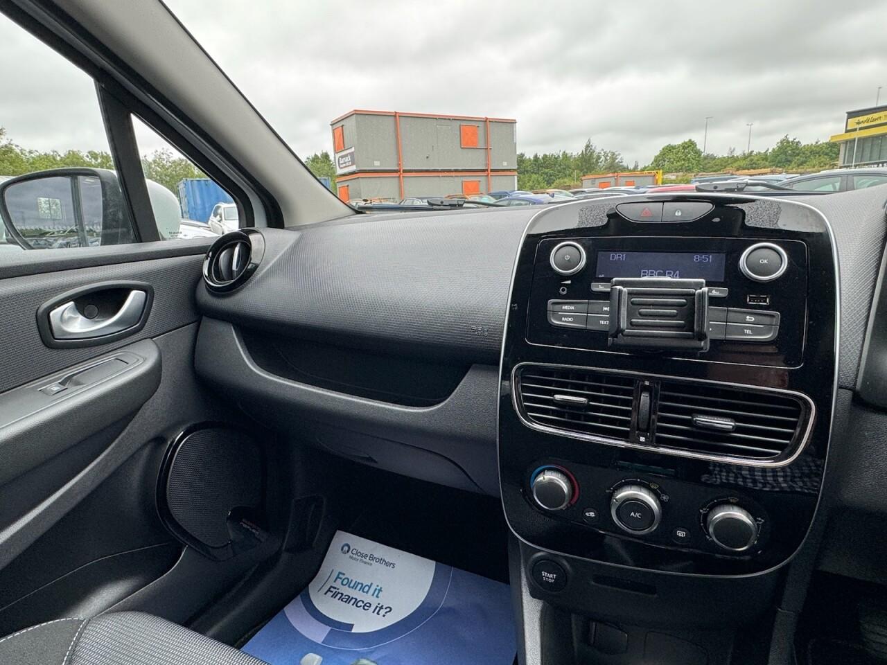 Used Renault Clio 2019 for sale - 76702182: Photo 43