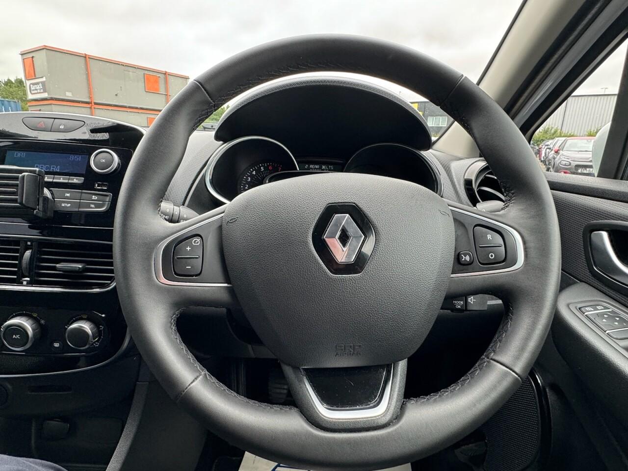 Used Renault Clio 2019 for sale - 76702182: Photo 45