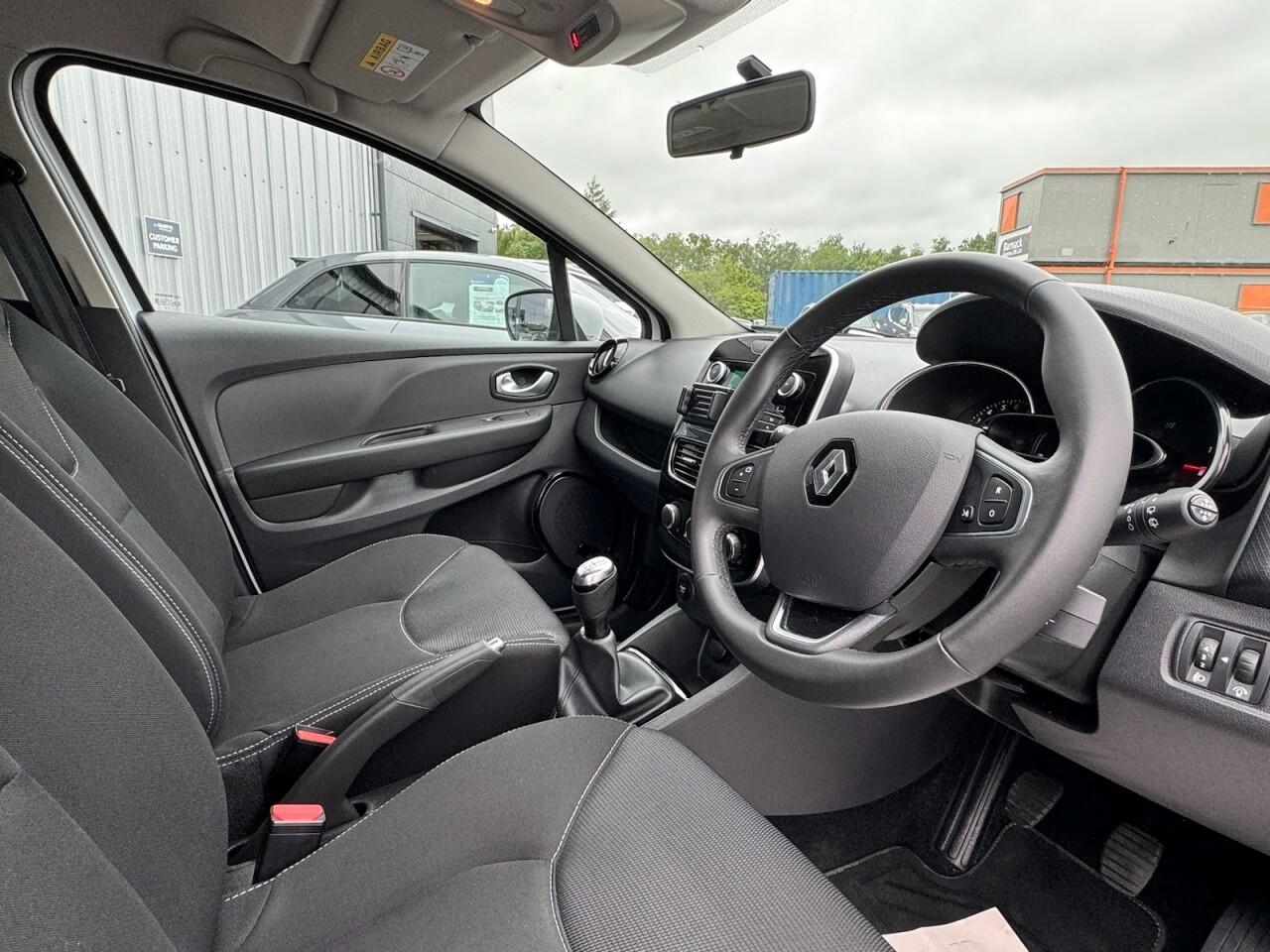 Used Renault Clio 2019 for sale - 76702182: Photo 46