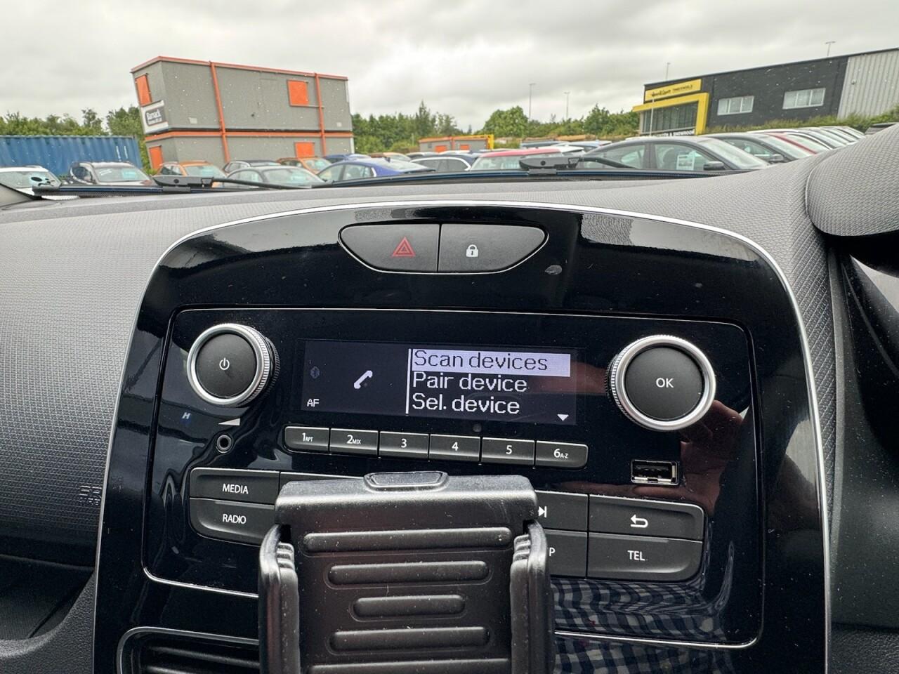 Used Renault Clio 2019 for sale - 76702182: Photo 48