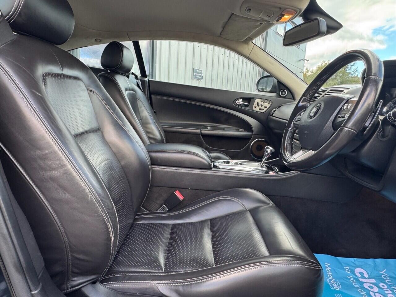 Used Jaguar XKR 2008 for sale - 76702391: Photo 5