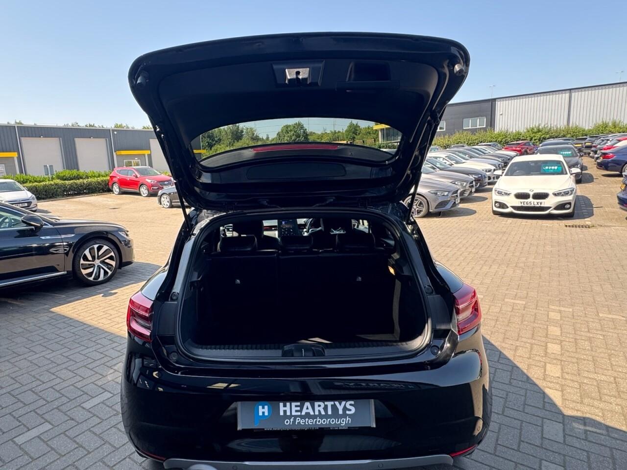 Used Renault Clio 2020 for sale - 76702379: Photo 56