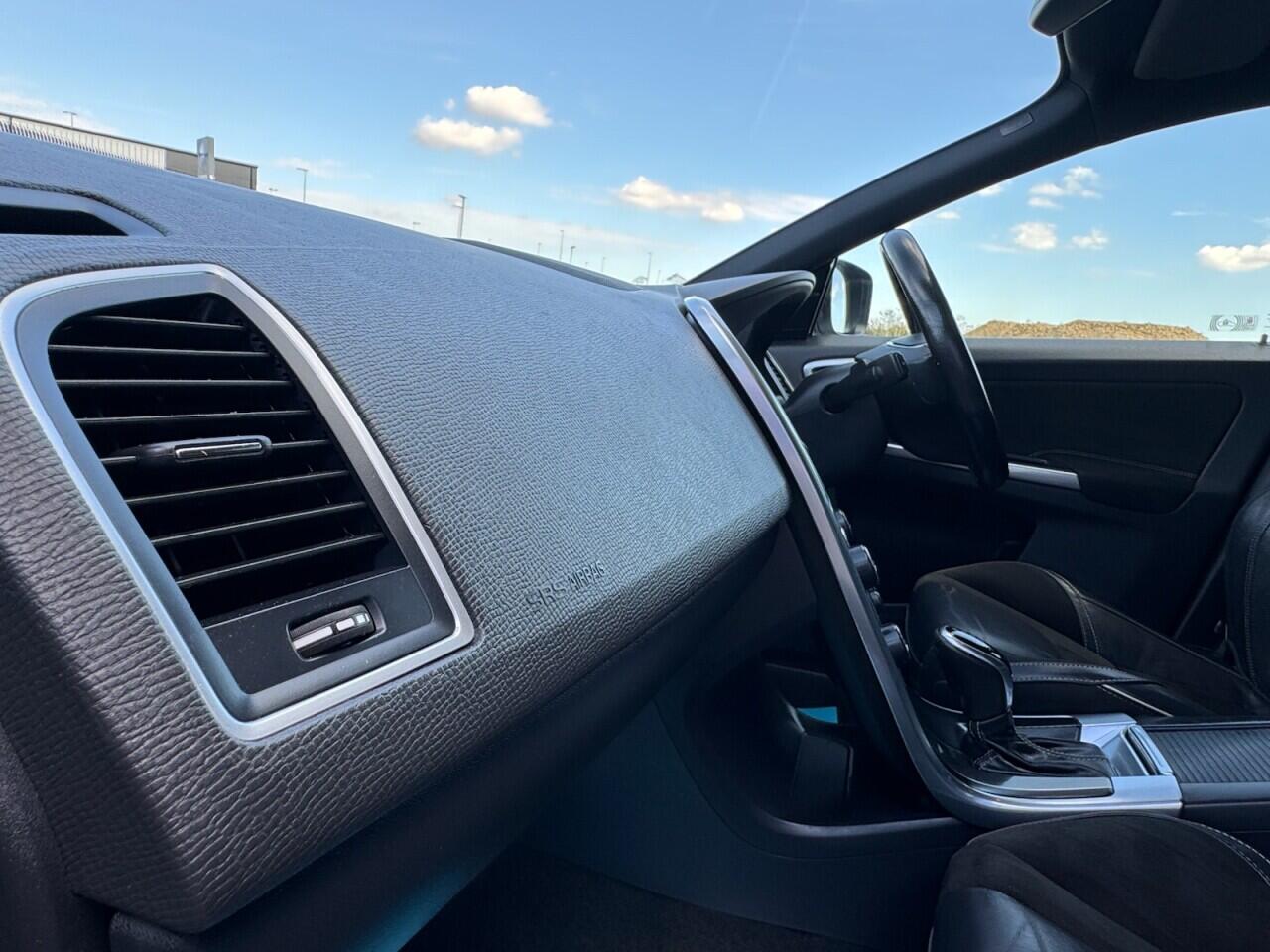 Used Volvo XC60 2017 for sale - 76701106: Photo 44